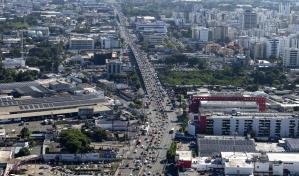 Tráfico vehicular es cada vez más caótico; autoridades toman medidas