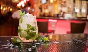 Cámara brasileña aprueba leyes contra el acoso a mujeres en bares y su exposición en redes