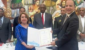 Sonia Díaz Inoa, reconocida en la UASD como Investigadora del Año