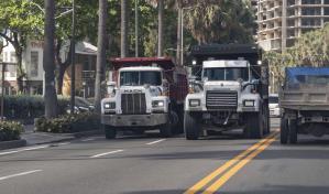 Conductores de vehículos pesados violan resolución que prohíbe circulación por la ciudad