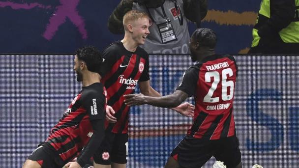 Bayern Munich sufre su primera derrota de la temporada; Frankfurt sorprende al actual campeón