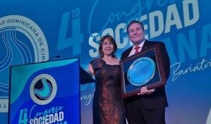 Sodocimeb reconoce la trayectoria profesional y humana del doctor Ricardo Domingo Mateo