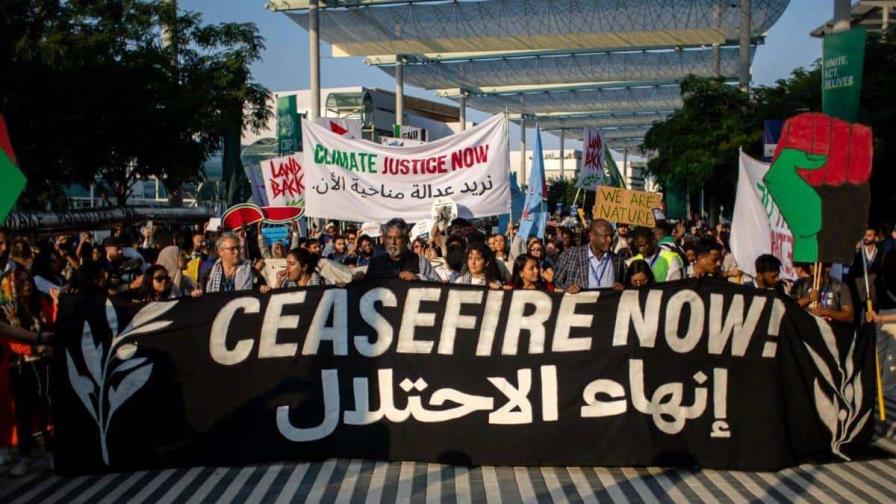 Cientos de personas marchan en la COP28 de Dubái para pedir un alto el fuego en Gaza