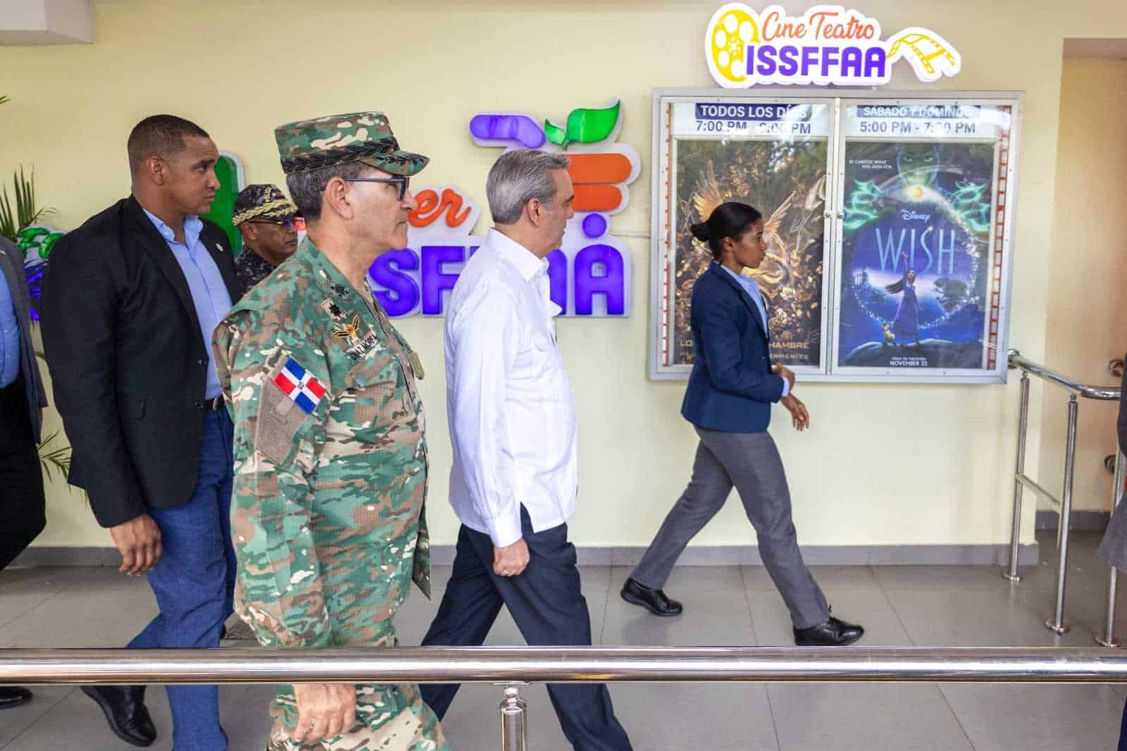 El presidente Luis Abinader realizó un recorrido en las nuevas instalaciones del ISSFFAA