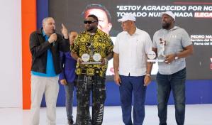 David Ortiz a los jóvenes: “Edúquense, escuchen a sus padres”