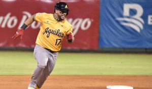 Juan Lagares se viste de héroe y las Aguilas vencen a los Toros en El Corral