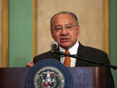 Exdiplomático Rocha enfrenta desnaturalización por espionaje para Cuba