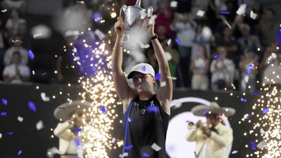 Iga Swiatek, primera desde Serena Williams que gana premio a la mejor de la WTA en años seguidos
