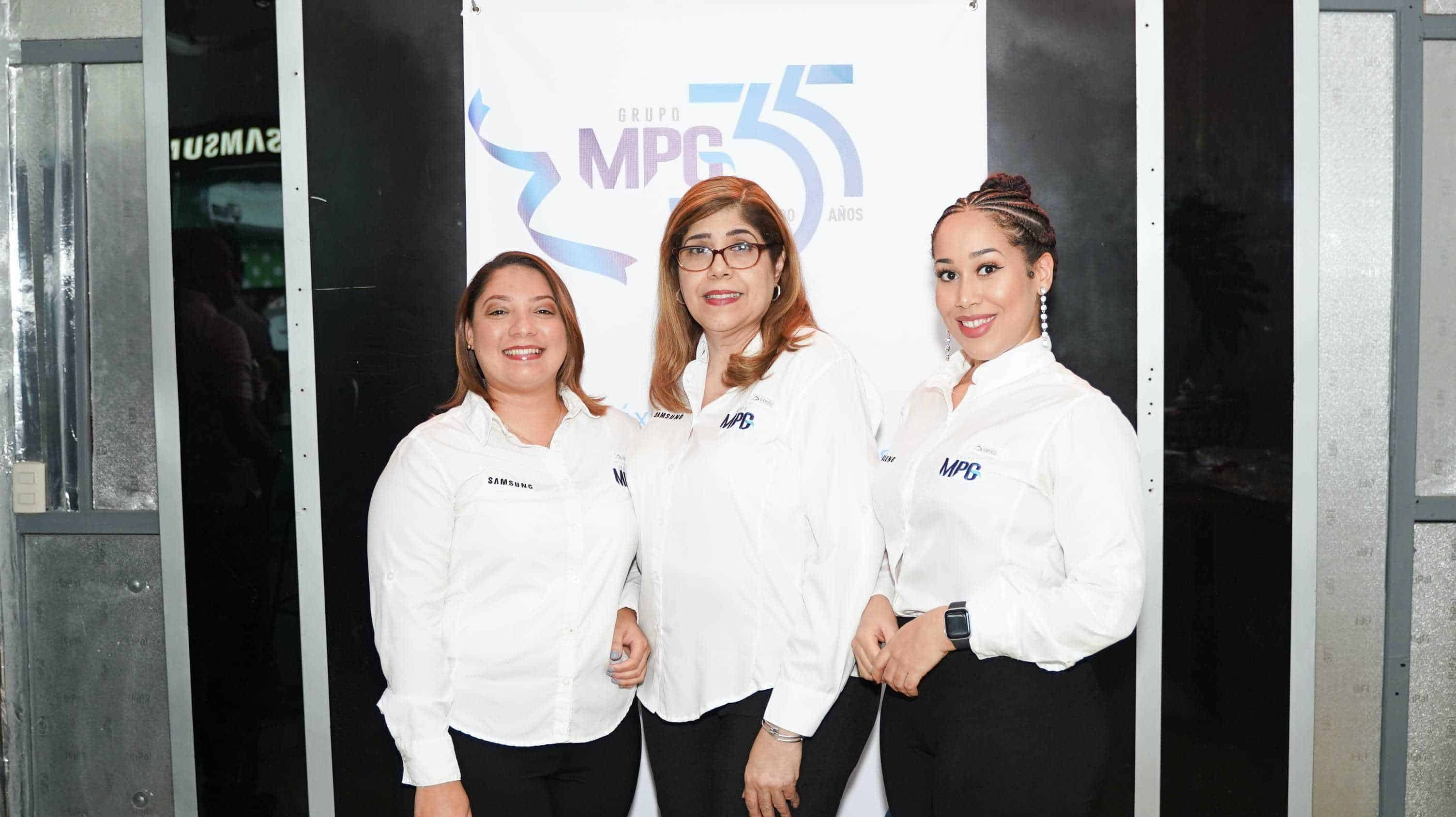 Mary Luz Germosén, Eunice Gatón y Helen Kelly.