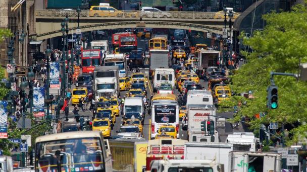 Choferes pagarían US$15 diarios por circular en Midtown NY tras aprobación de nueva tarifa