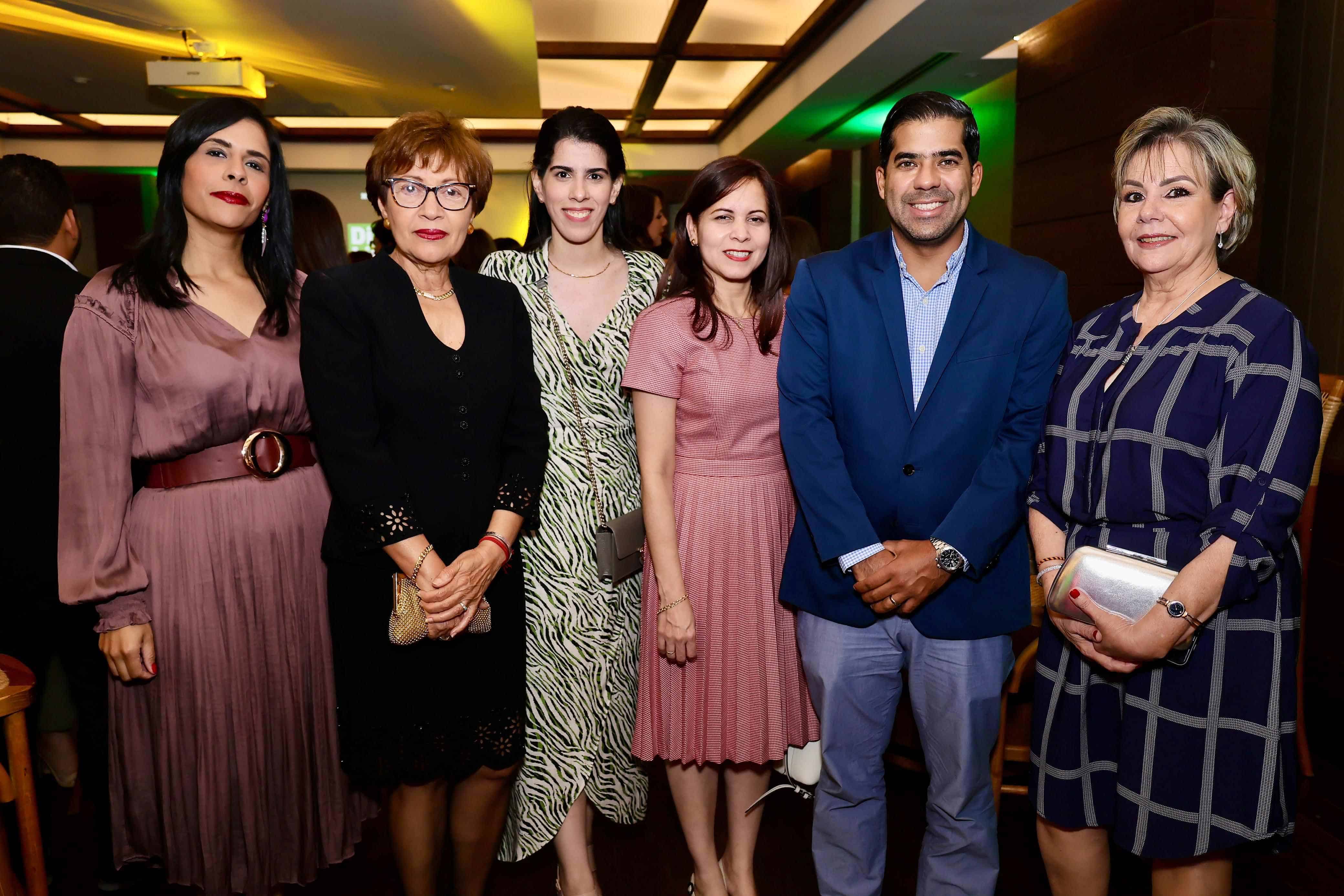 Madelyn Martínez, Verónica Sosa, María de Lourdes Herrera, Yohaira Pérez, Juan Gabriel Díaz y Aracelis Pelletier.