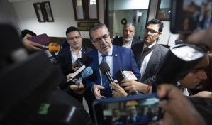 El presidente electo de Guatemala denuncia violaci&oacute;n de derecho a la defensa y la OEA prepara visita