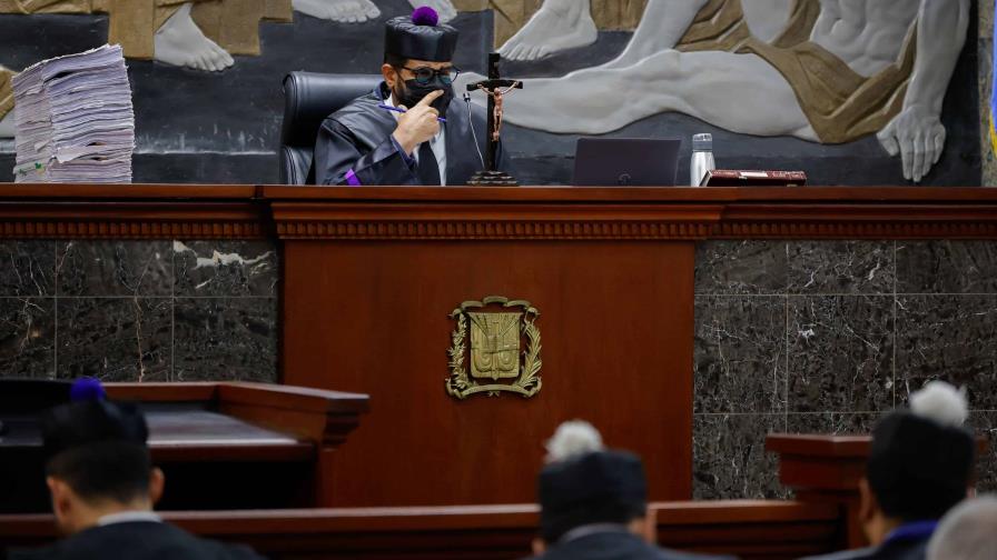 Abogado de Medusa alega por segunda vez que no está preparado y juez aplaza caso contra Jean Alain