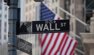 Wall Street abre dispar ante inflación que cede pero sigue alta en EE.UU.