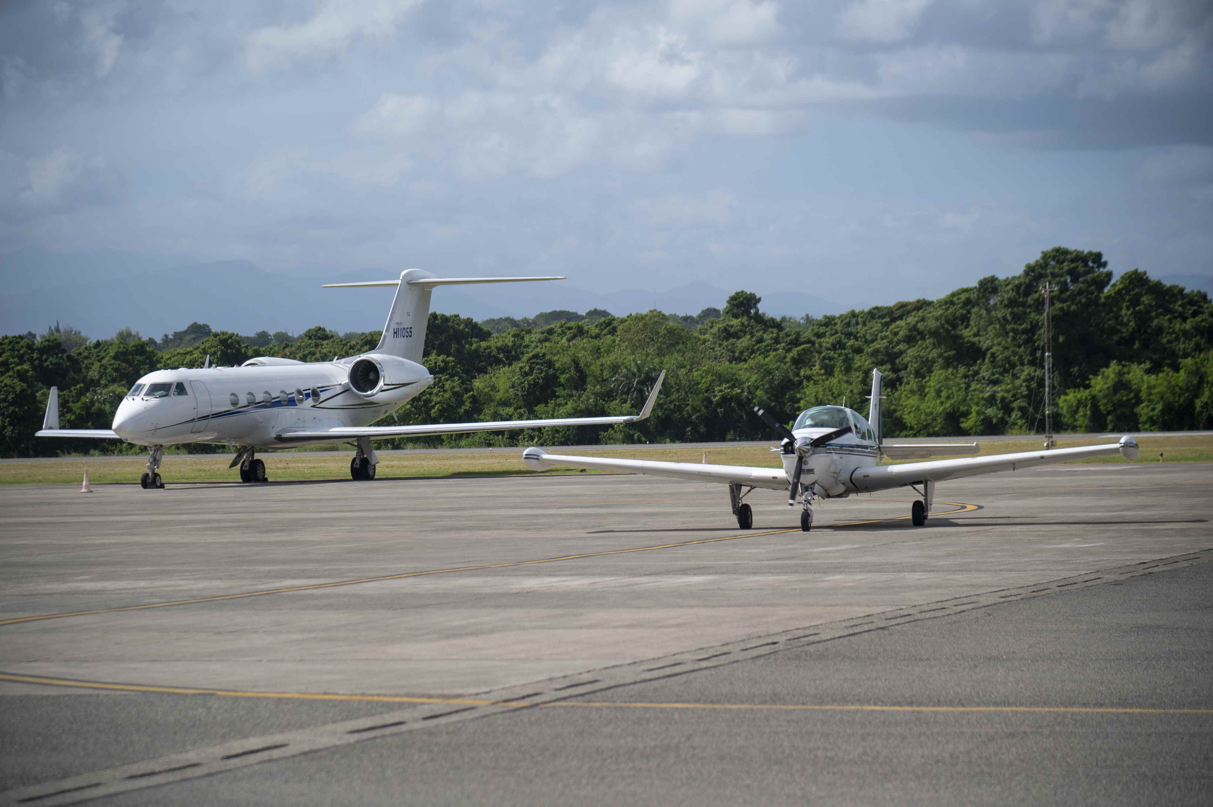 Aeronaves en el Aeropuerto Internacional Dr. Joaquín Balaguer (El Higüero), en Santo Domingo Norte.