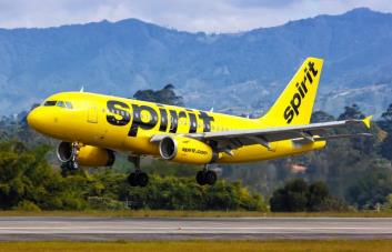 Pasajero de Spirit Airlines lleva su propio paracaídas al avión