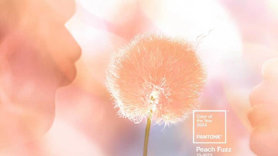 "Peach Fuzz" es el color del año 2024