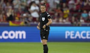 Welch se convertirá en la primer mujer árbitro central en la Liga Premier