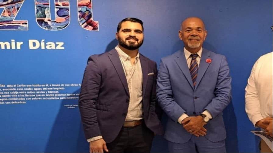 Artista plástico dominicano Bladimir Díaz presenta exposición titulada AZUL