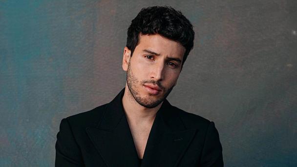 La fundación de los premios Latin Grammy anuncia la beca Sebastián Yatra 2024
