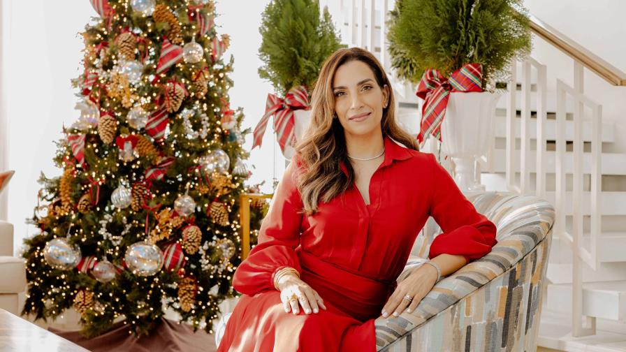 Judith Santos Comprés: En mi decoración de Navidad no faltan  renos, Santas, ni coronas