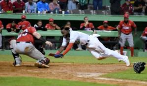 Las Estrellas dejan en el terreno al Escogido y se quedan solas en segundo