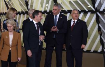 La Unión Europea decide iniciar diálogo de adhesión con Ucrania