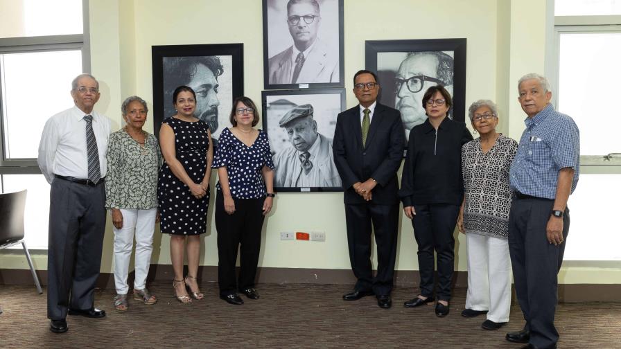 Biblioteca Nacional deja abierta exhibición bibliográfica del fenecido escritor Mora Serrano