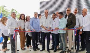 Abinader entrega obras viales en Santiago en acto matizado por pronunciamientos reeleccionistas