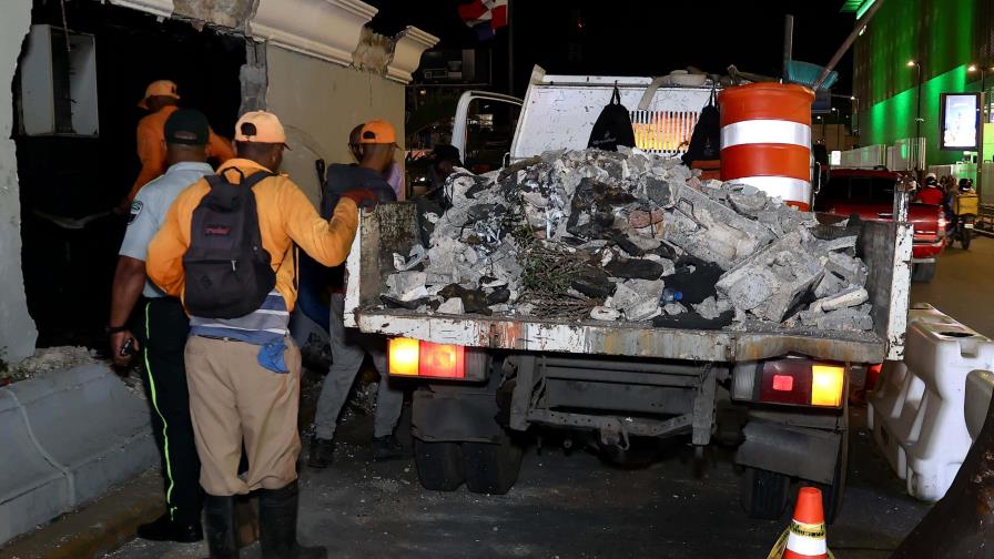 Escombros en el túnel de la 27 de Febrero fueron causados por un accidente de tránsito