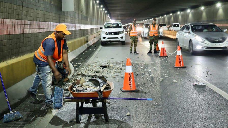 Caen trozos de concreto del túnel de la 27 de Febrero