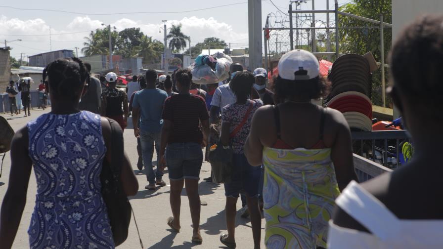 Haitianos entran, pero registro biométrico los detiene