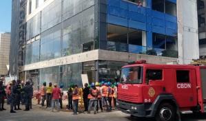 Un muerto y cuatro heridos al caerse de un andamio de torre en construcción