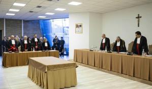 El Vaticano condena al cardenal Becciu y otras 8 personas por escándalo financiero destapado en 2019