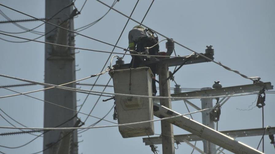 Edesur informa restablecimiento de servicio eléctrico tras "evento" en el SENI