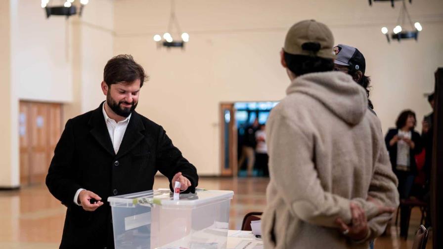 Más del 55 % de los chilenos rechazan la propuesta de una Constitución conservadora