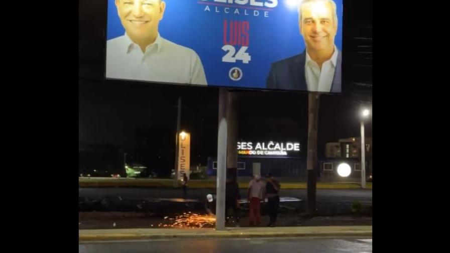 Video muestra momento en que intentaron cortar la valla que se cayó en Santiago