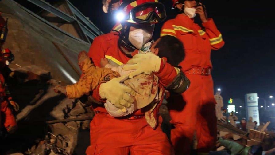 Al menos 111 muertos en un terremoto en el noroeste de China