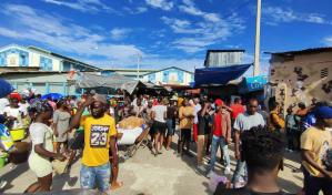 Video | Haitianos y dominicanos participan con entusiasmo en el mercado de Dajabón