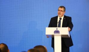 Presidente electo de Guatemala, durante visita a RD, pide a países unirse para defender democracia