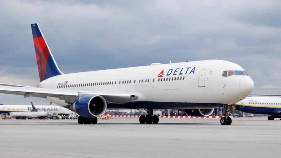 Un vuelo de Delta se desvía a Nueva York tras servir comida estropeada