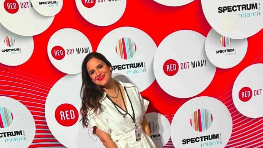 La artista visual dominicana Aida Vásquez participó con éxito en la feria de arte Red Dot Miami