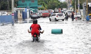Ministerio de Trabajo llama a flexibilizar labores en zonas en alerta roja por lluvias