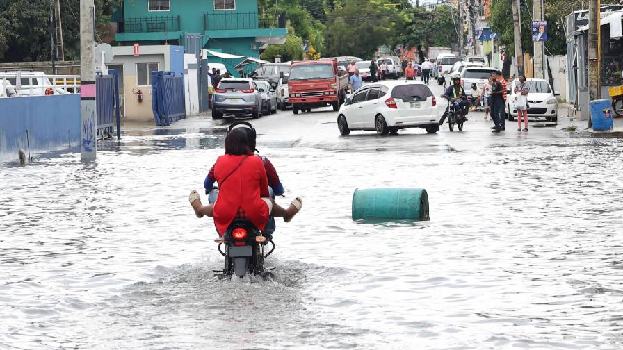 Ministerio de Trabajo llama a flexibilizar labores en zonas en alerta roja por lluvias
