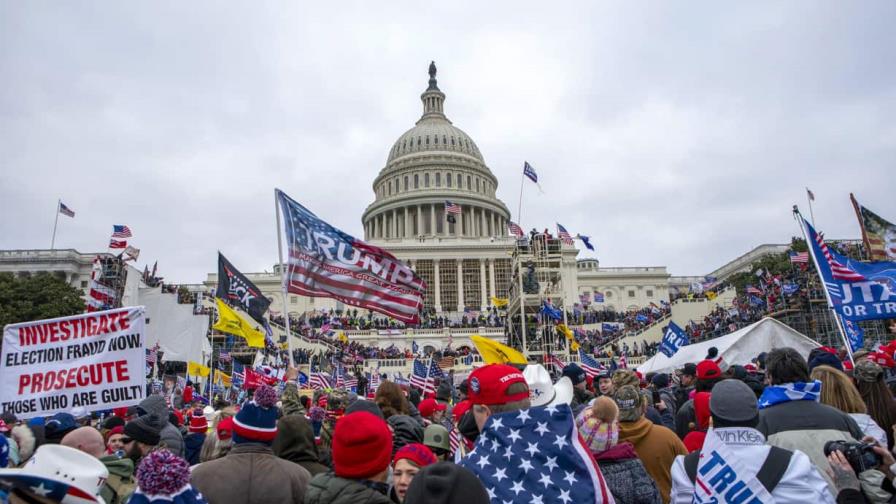 Más de 3 años de cárcel a exlíder de Proud Boys por asalto al Capitolio