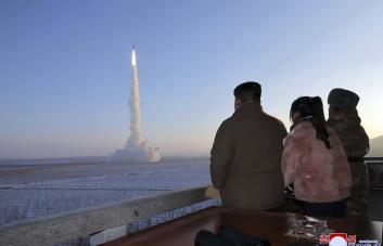Corea del Norte lanza una decena de misiles balísticos de corto alcance al mar de Japón