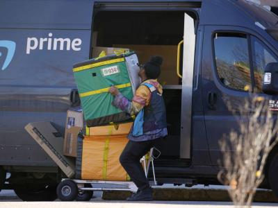 Las empresas de paquetería europeas suspenden envíos a EE. UU.