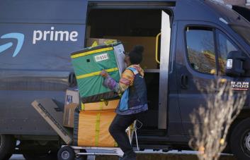 Minoristas en EEUU reducen tiempos de entregas para competir con tiendas chinas