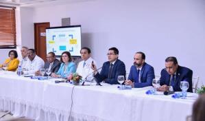 Salud Pública y Sociedades Médicas debaten plan para prevención del dengue en el 2024