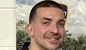 Ex policía de Nueva York arrestado por enviar mensajes explícitos a menores de edad